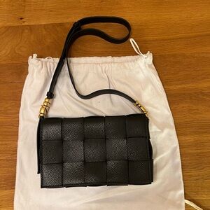 Cassette style shoulder bag in soft grained leather